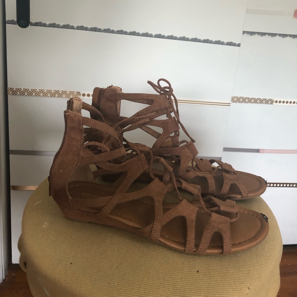 Brown, Crown Vintage flats